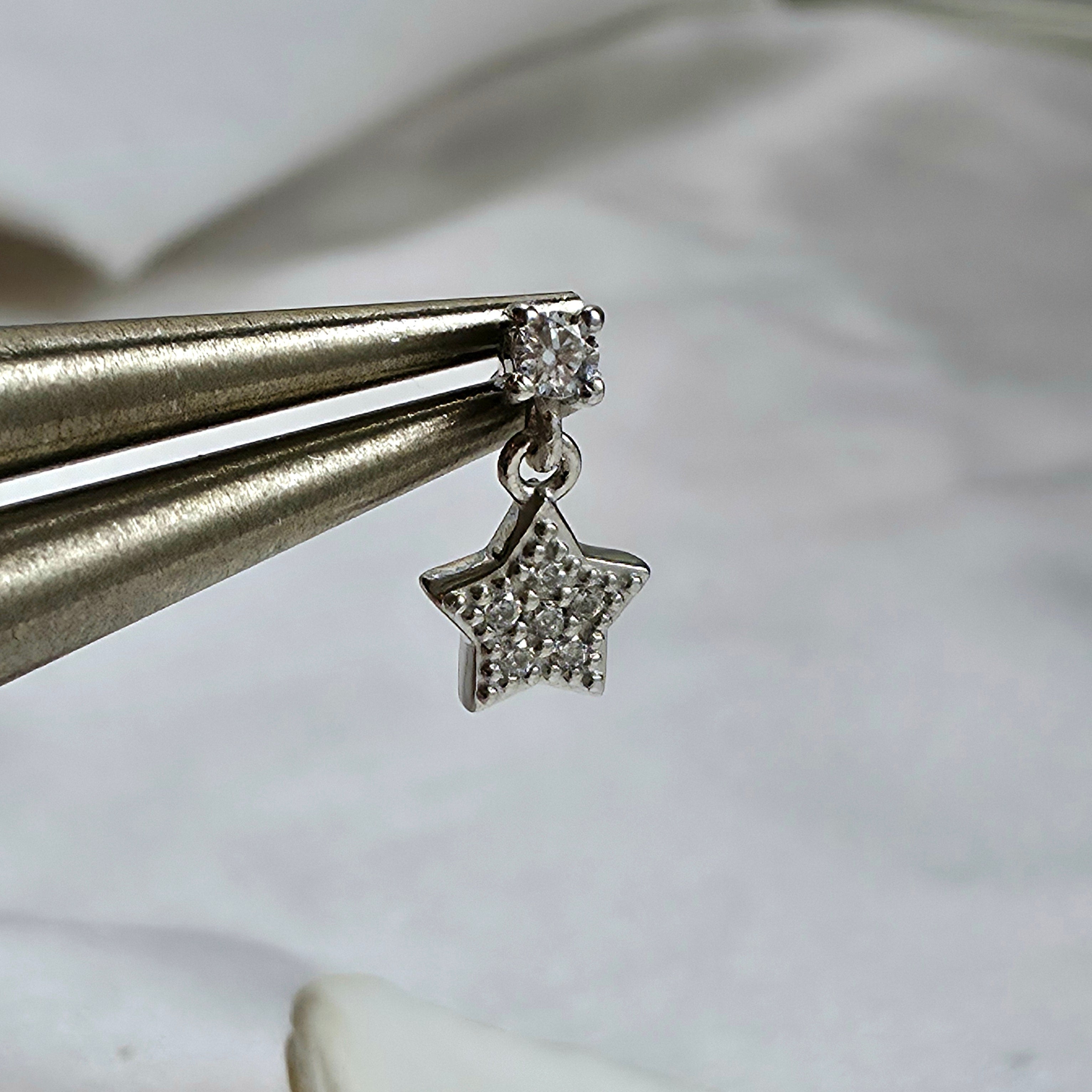 Piercing étoile discret pour oreille