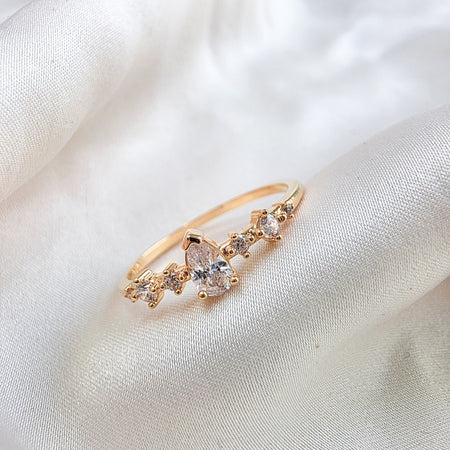 Bague NORA  en lumière naturelle