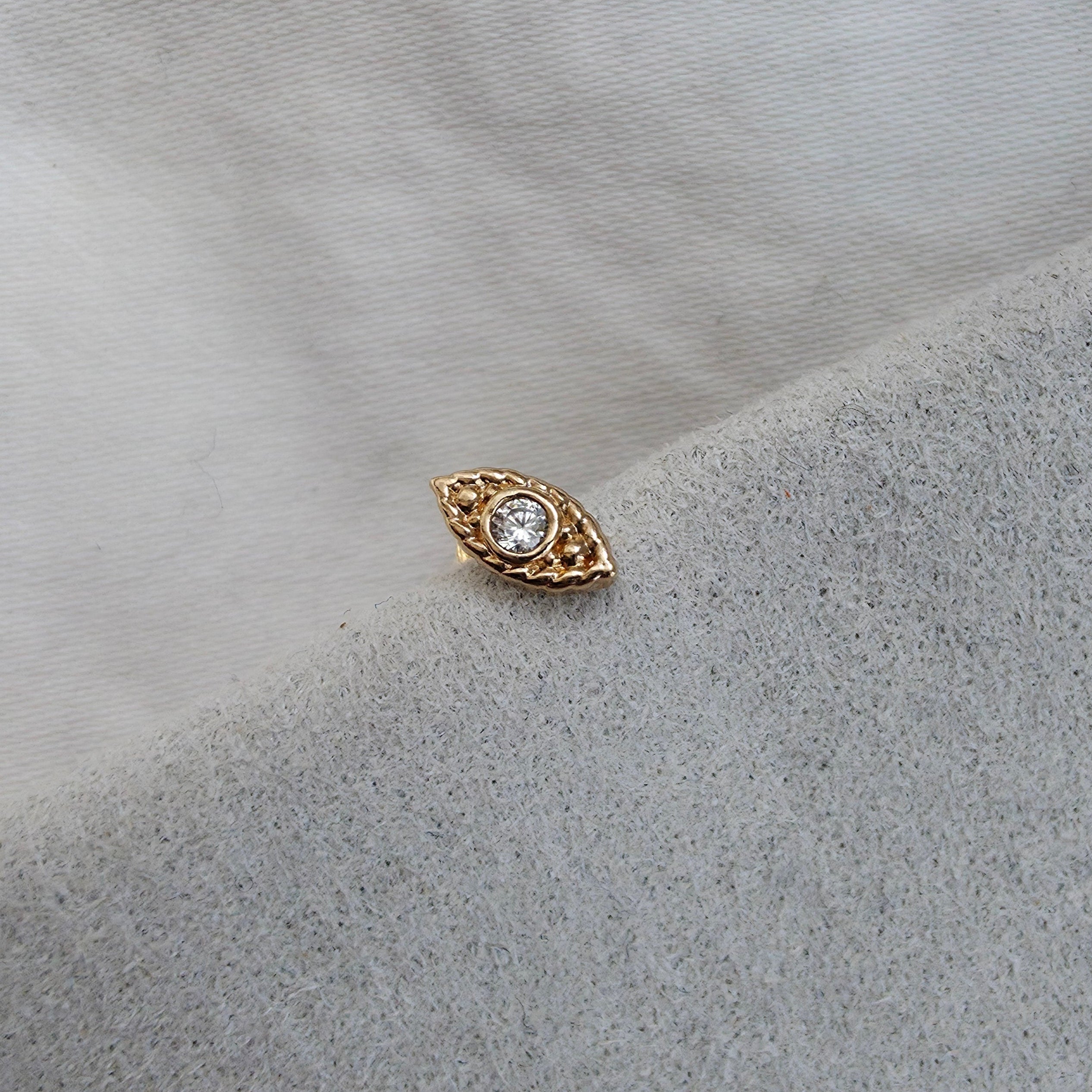 Bijou minimaliste œil protecteur doré"