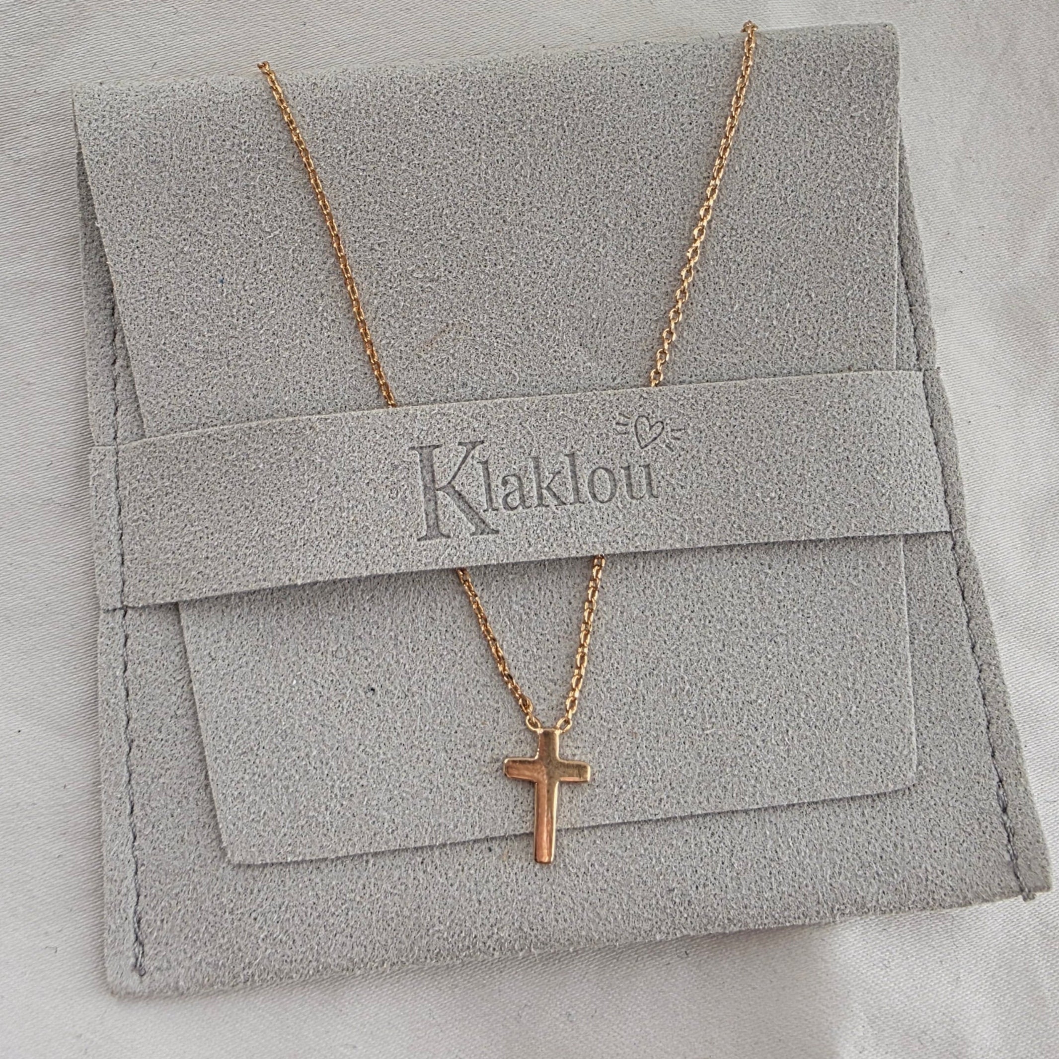 Collier croix minimaliste fait main en France