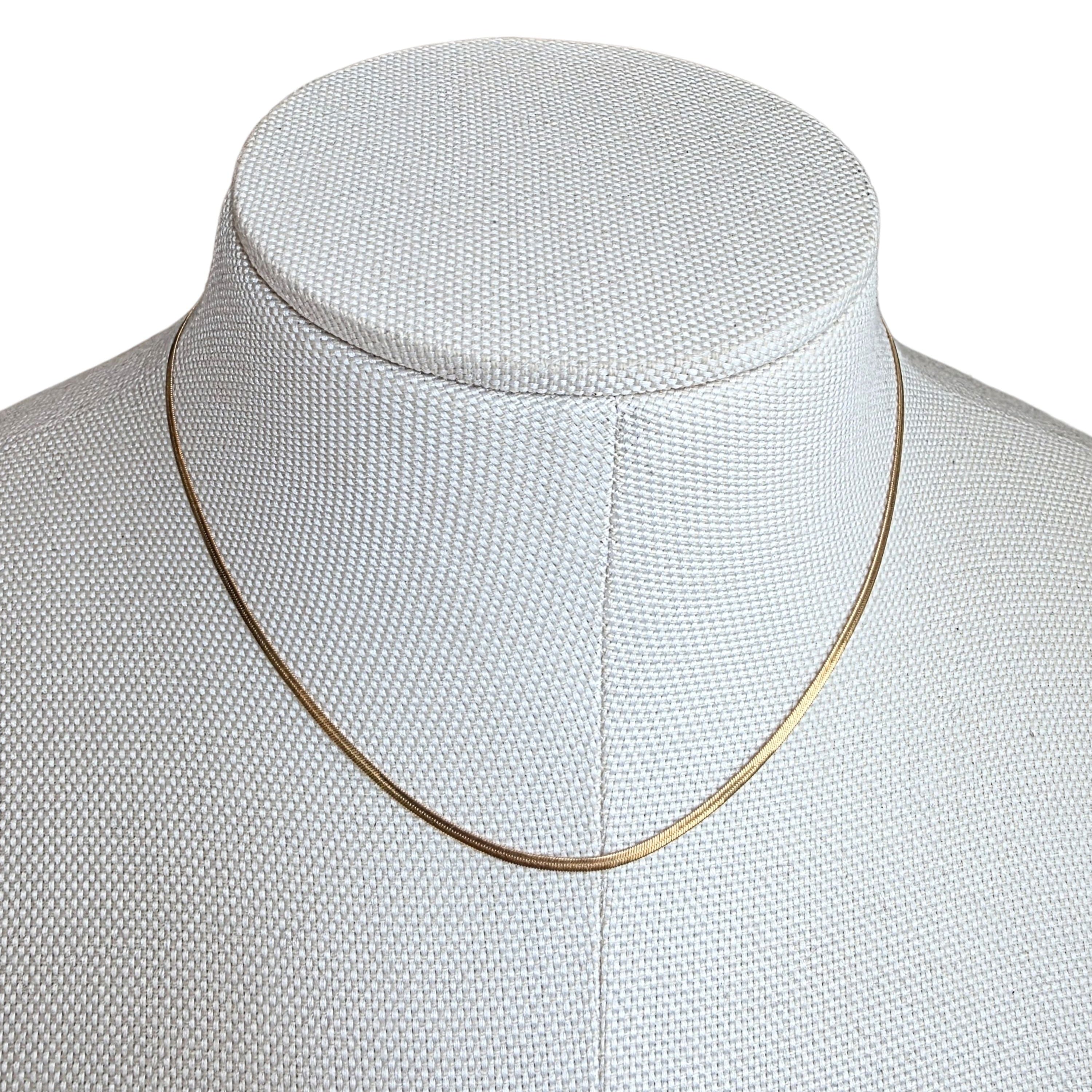 Collier Lino en acier inoxydable  chaîne plate minimaliste