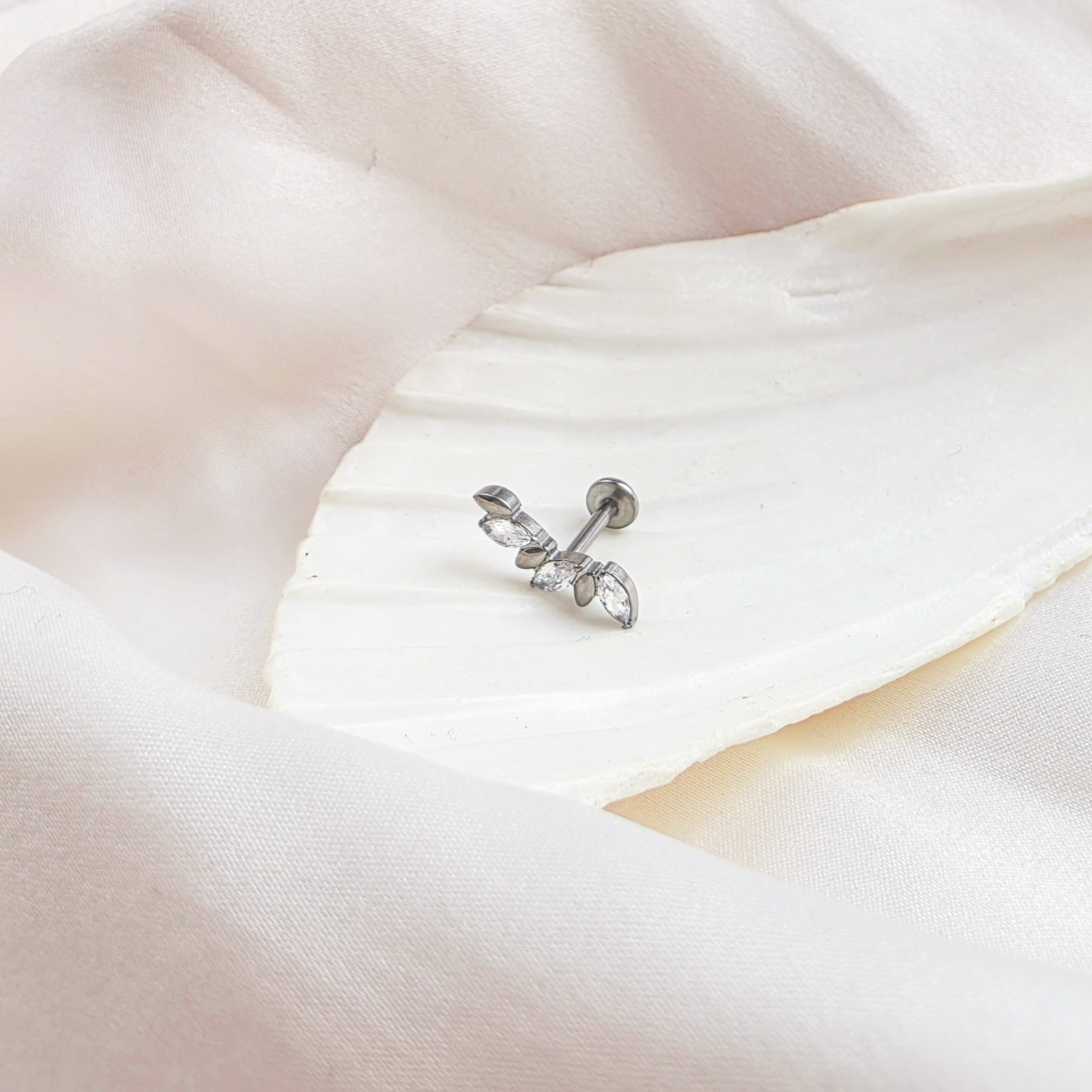 Piercing MILIE argenté avec détails feuille